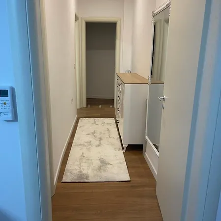 Gjiri I Lalzit Momo * Lalez